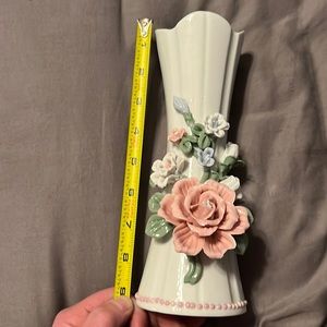 Vintage ceramic/porcelain vase
